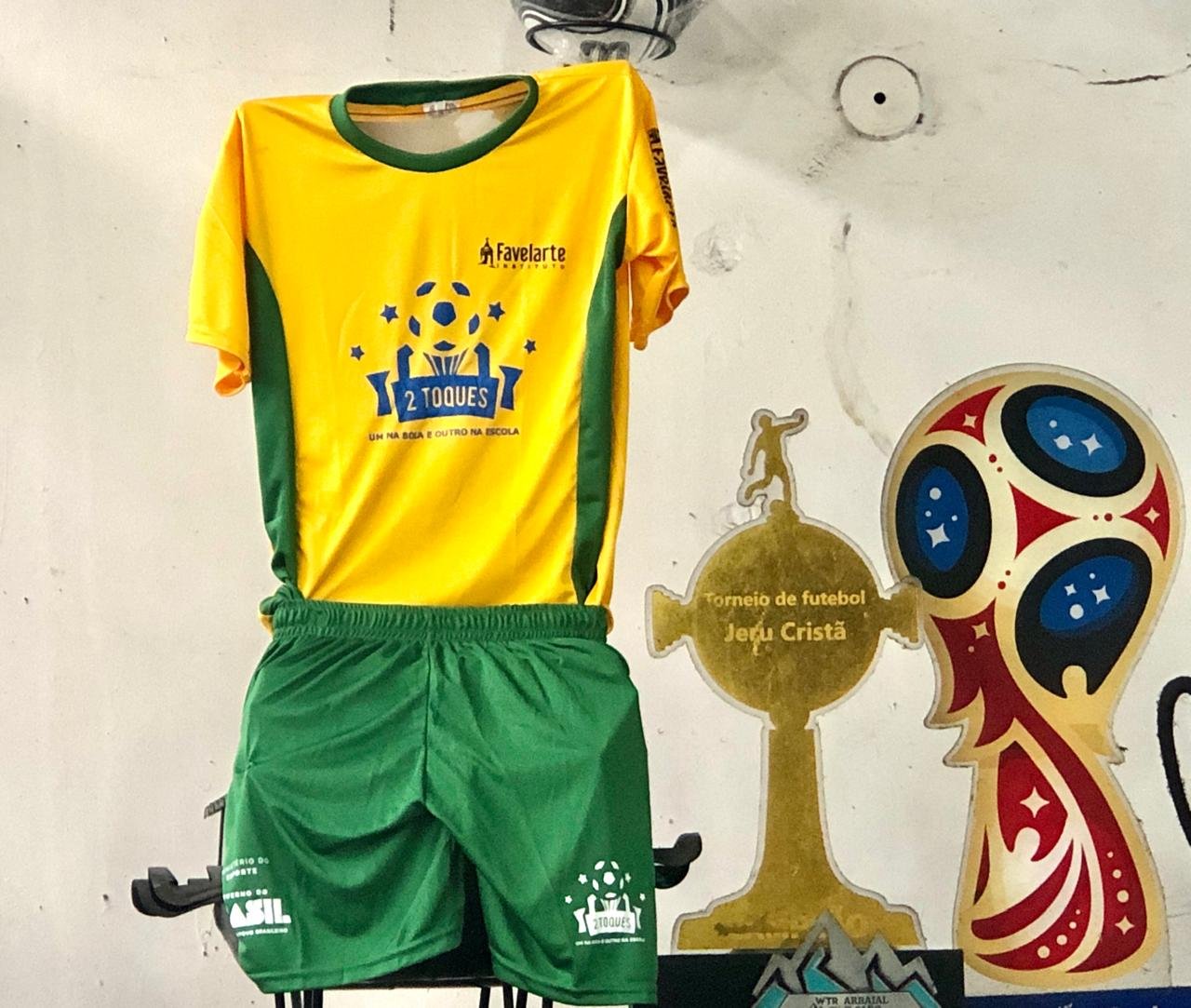 2 Toques - Um na Bola e Outro na Escola